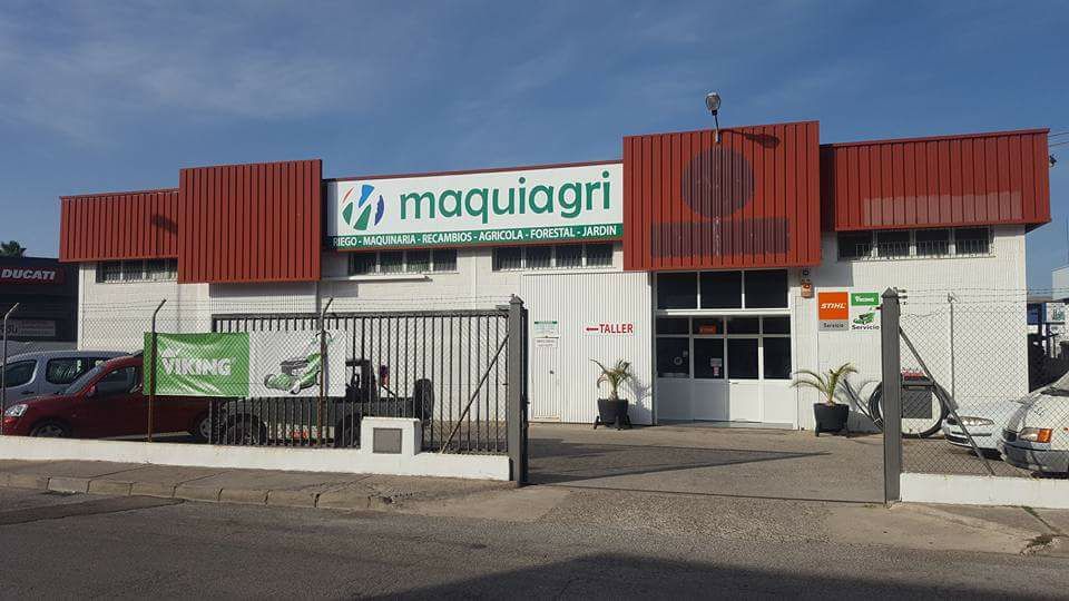 Servicio de taller y reparación propio de maquinaria agrícola