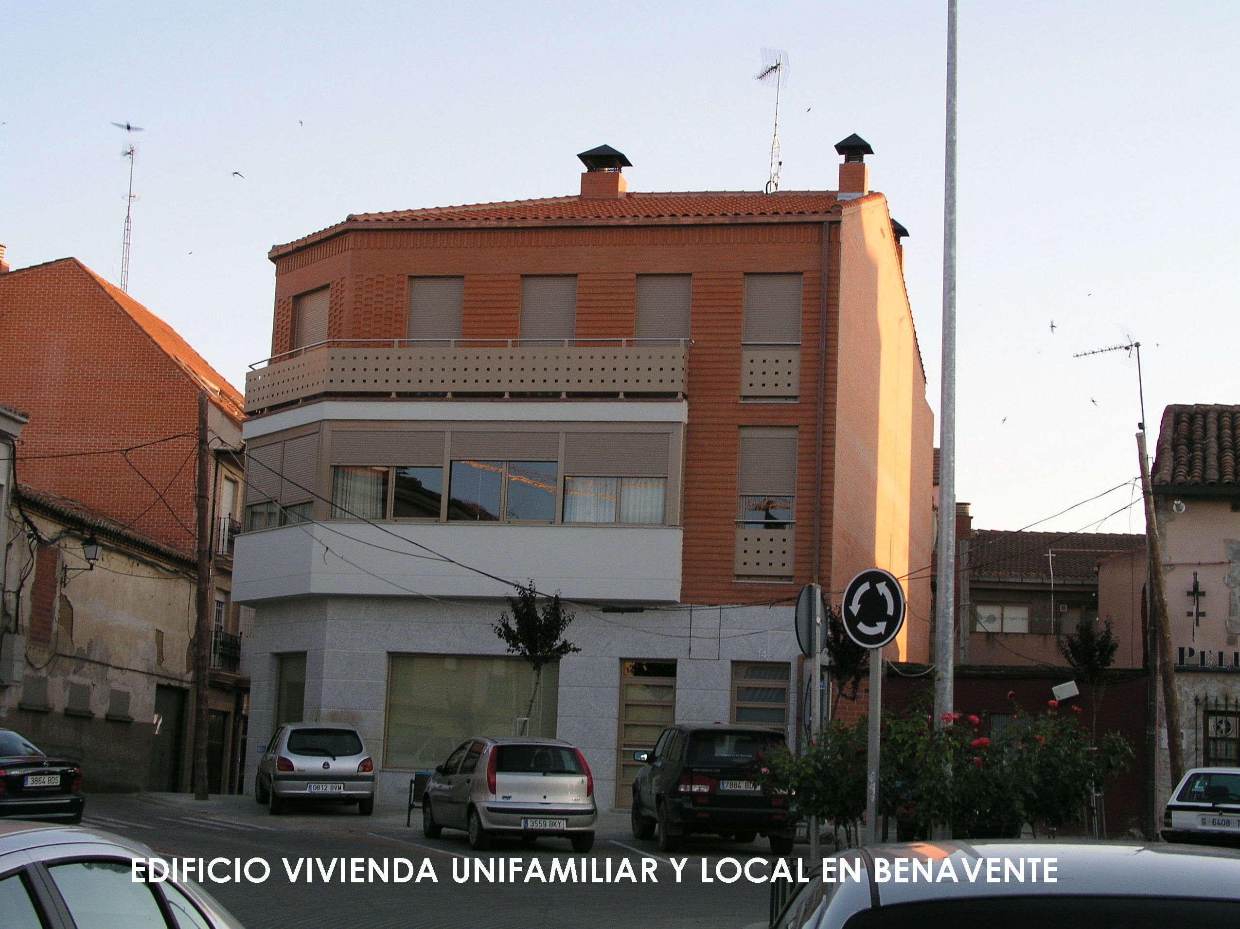 PROYECTO DE VIVIENDA UNIFAMILIAR Y LOCAL EN BENAVENTE