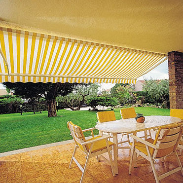 Toldo de jardín con brazos invisibles