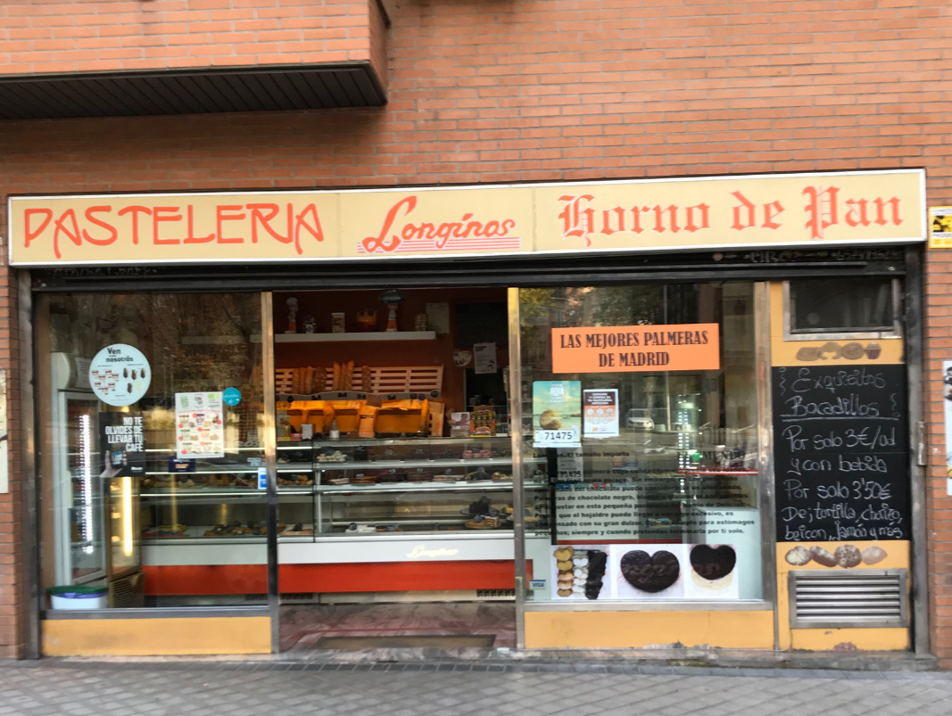 Pastelería Longinos de la Plaza del Amanecer en Méndez Alvaro, que Cumple 7 años