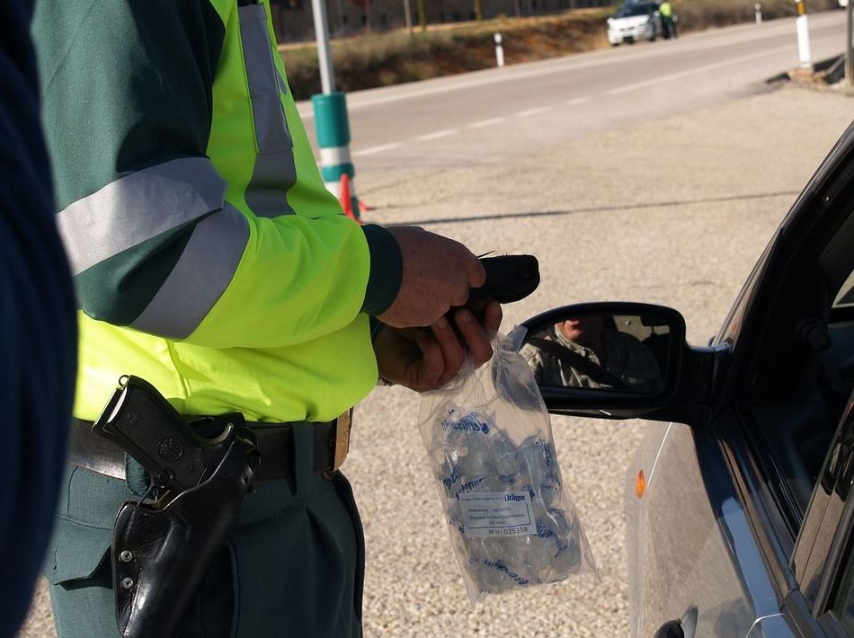 Tráfico sorprende en Asturias a 32 conductores drogados en una semana