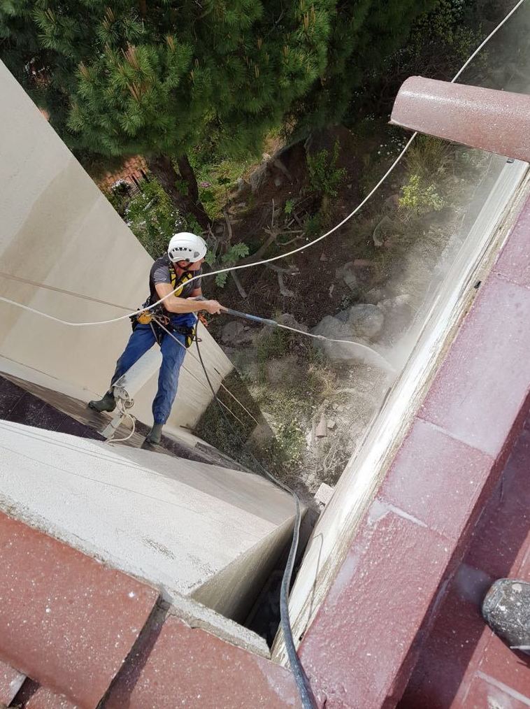 Reparacion y limpieza de fachada, Girona