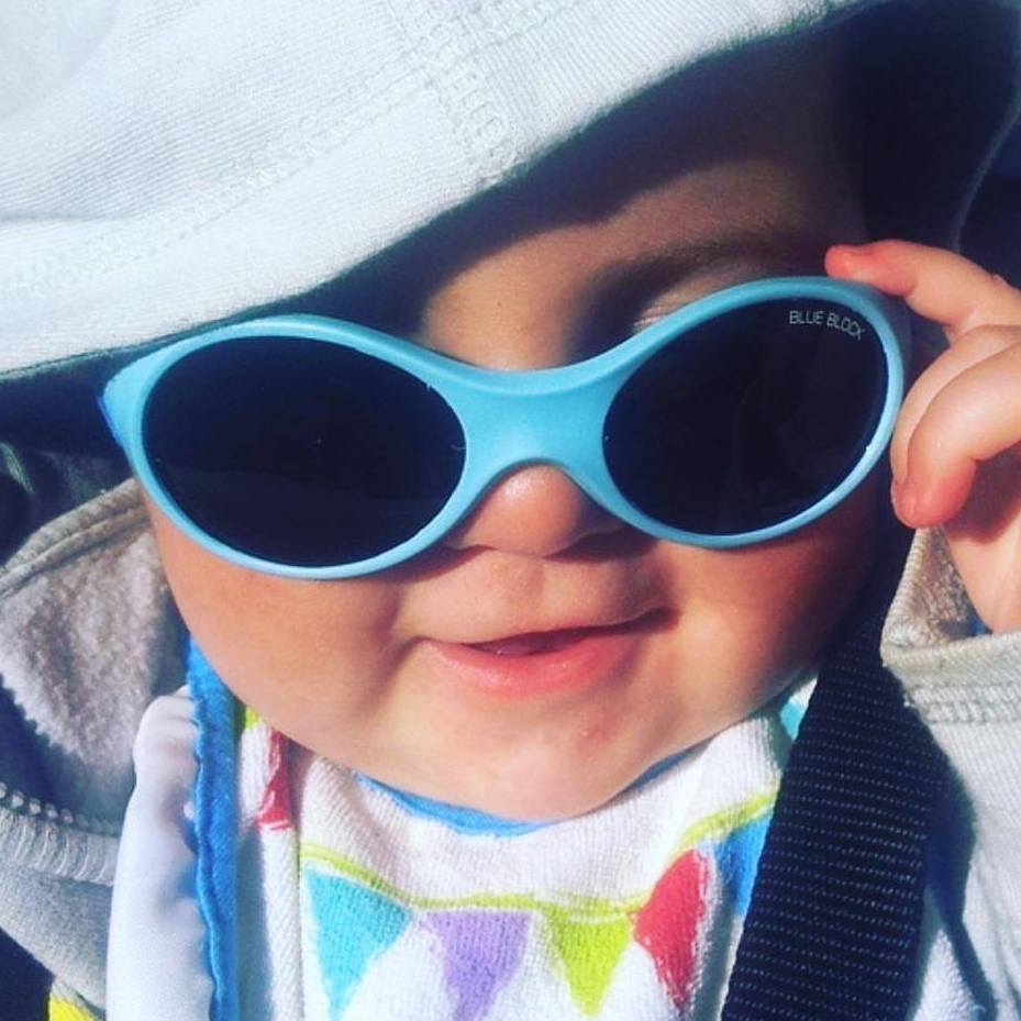 ¿EN QUÉ MOMENTO PUEDEN EMPEZAR LOS NIÑOS A USAR GAFAS DE SOL?