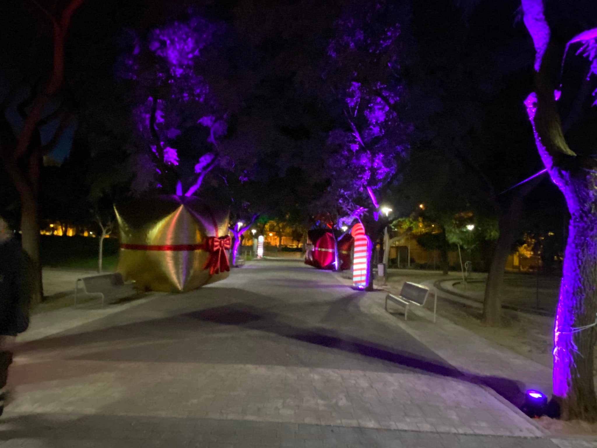 Jukeval Eventos ilumina el parque de la Granja de Burjassot para recibir a los Reyes Magos.