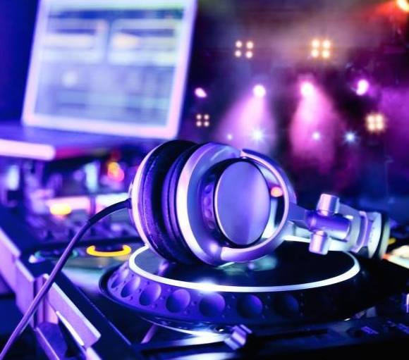 ¡¡BUSCAMOS DJS PARA BODAS Y EVENTOS!!