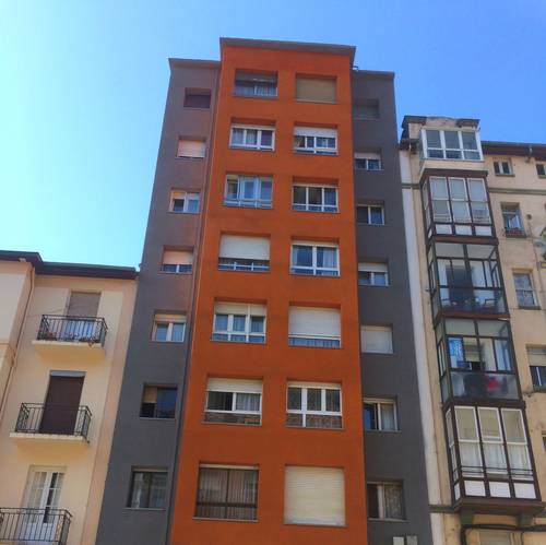 Sistema de aislamiento térmico Thermocal de fachadas Torrelavega-Santander.
