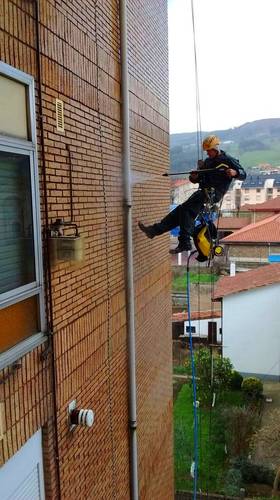 Trabajos verticales en Santander.