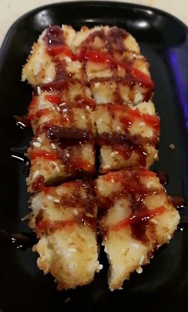 57.Tofu rebozada con salsa teriyaki y picante