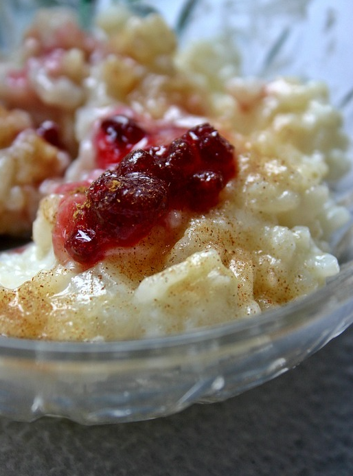 Espuma de arroz con leche de coco y mermelada suave de mango