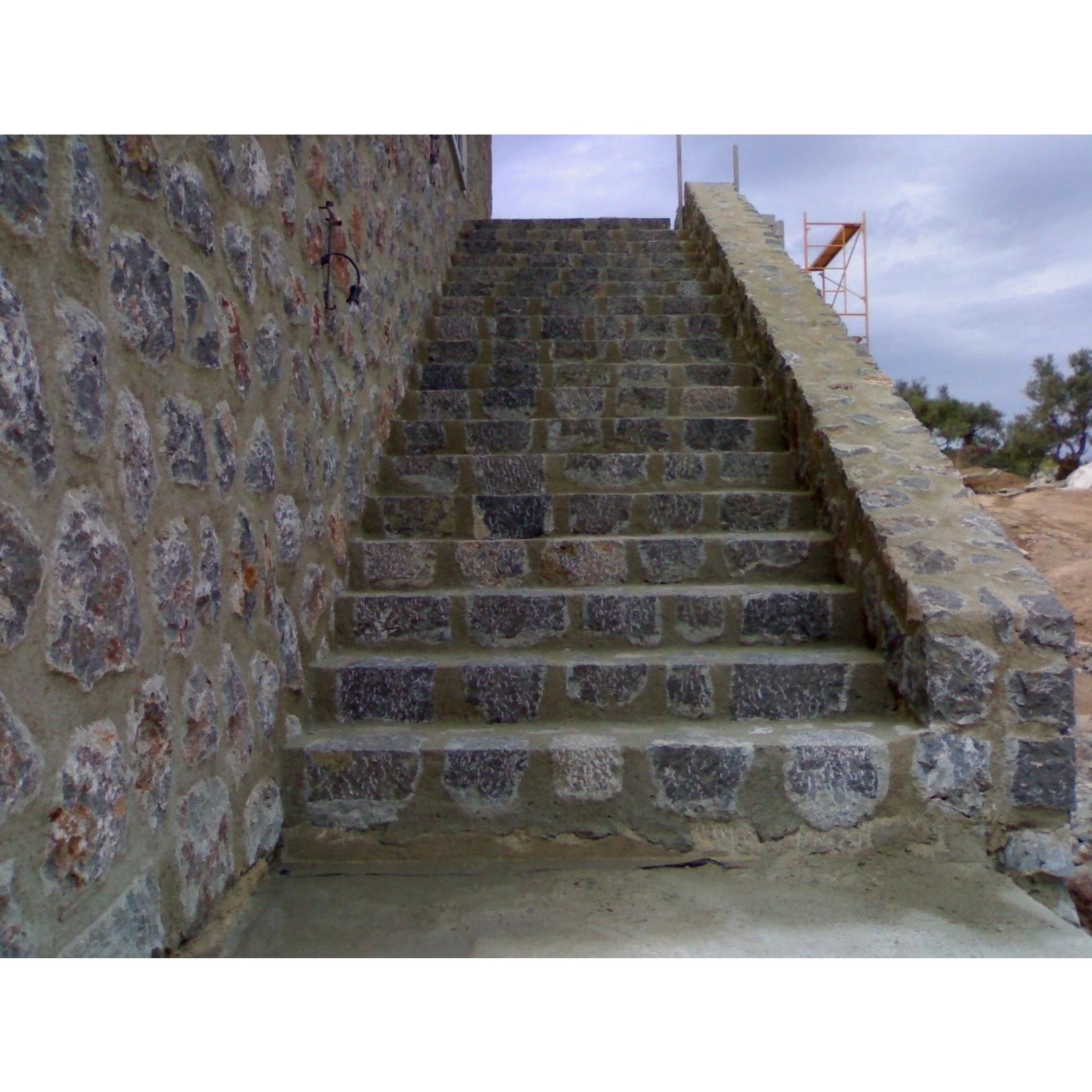 Escaleras en piedra natural