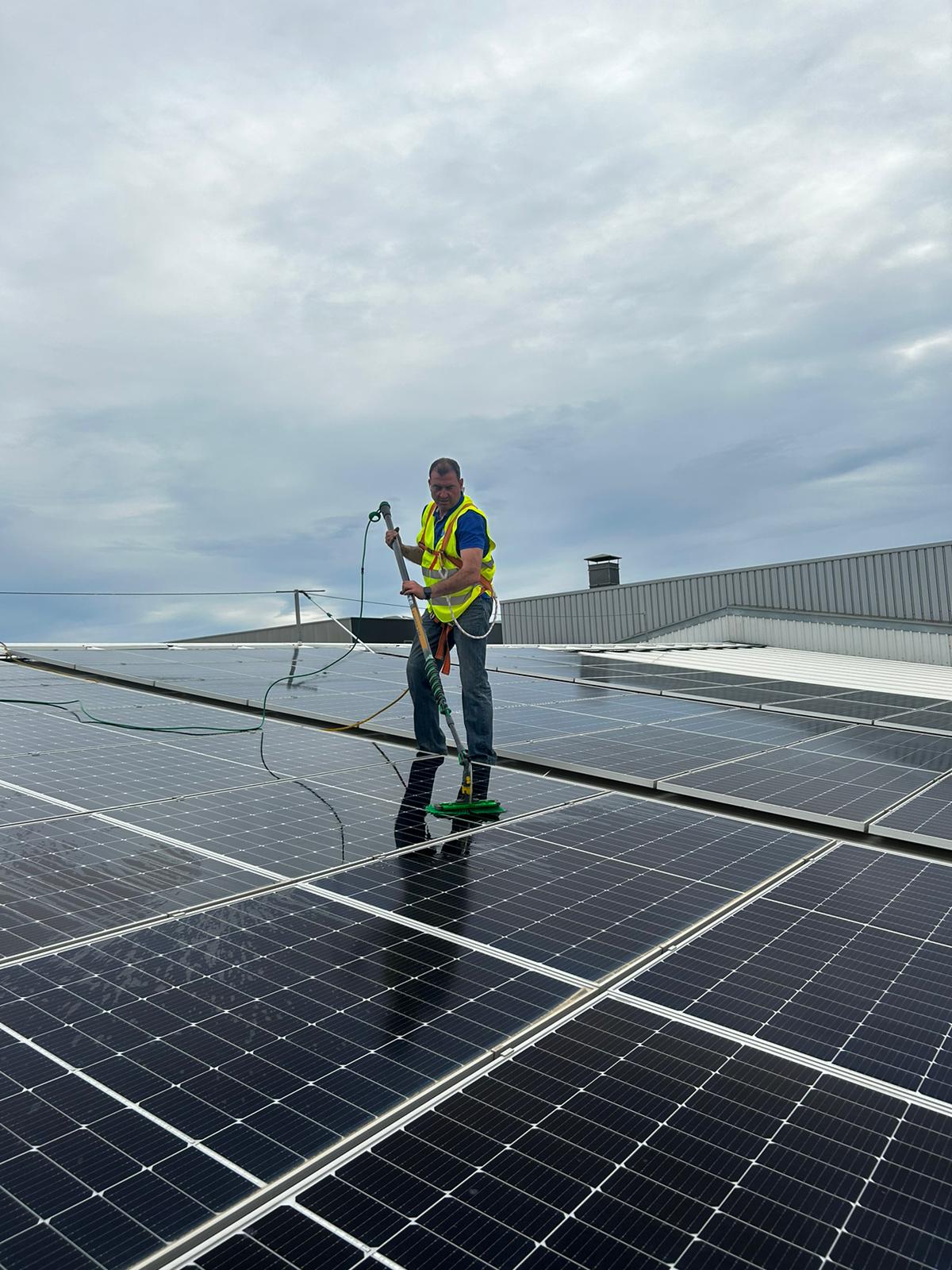 Limpieza de Placas Solares