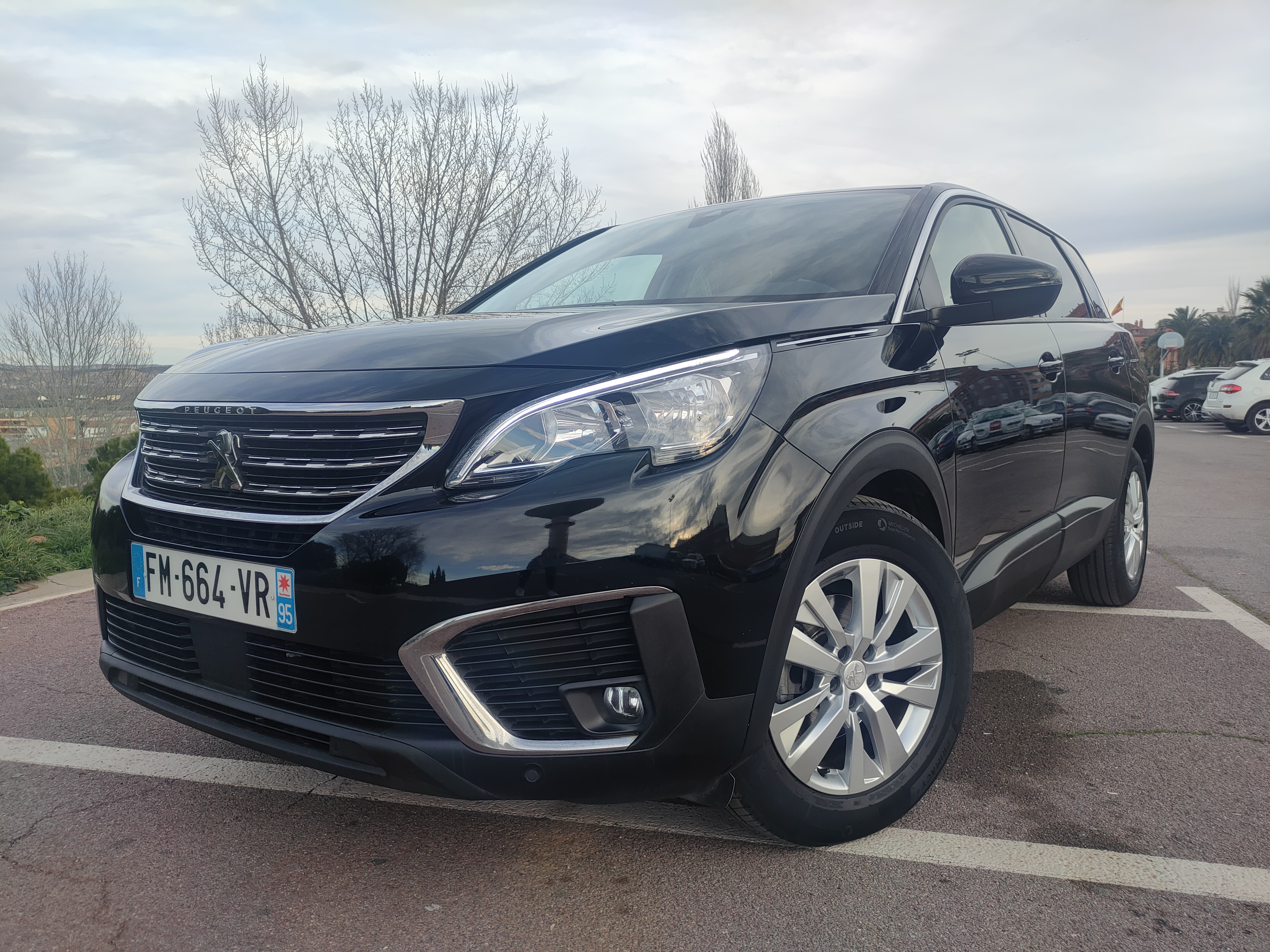 PEUGEOT 5008 Active 1.5L BlueHDi  automatico 130CV  año 2019