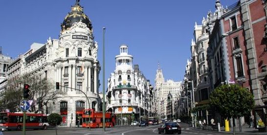 Servicio con Origén y Destino al Aeropuerto de Madrid dentro de calle M-30.