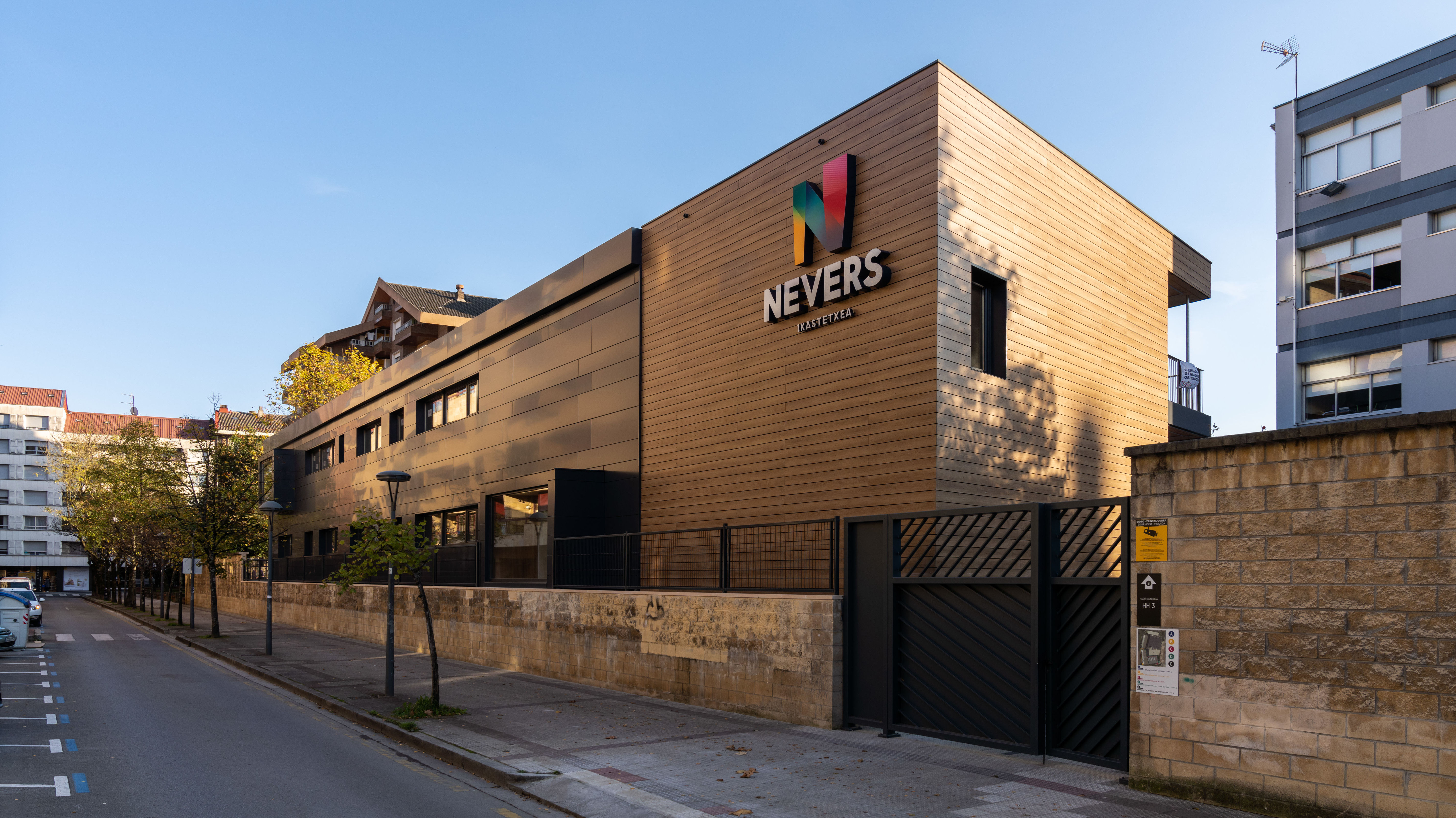 NEVERS IKASTETXEA. Reforma de edificio de educación infantil.