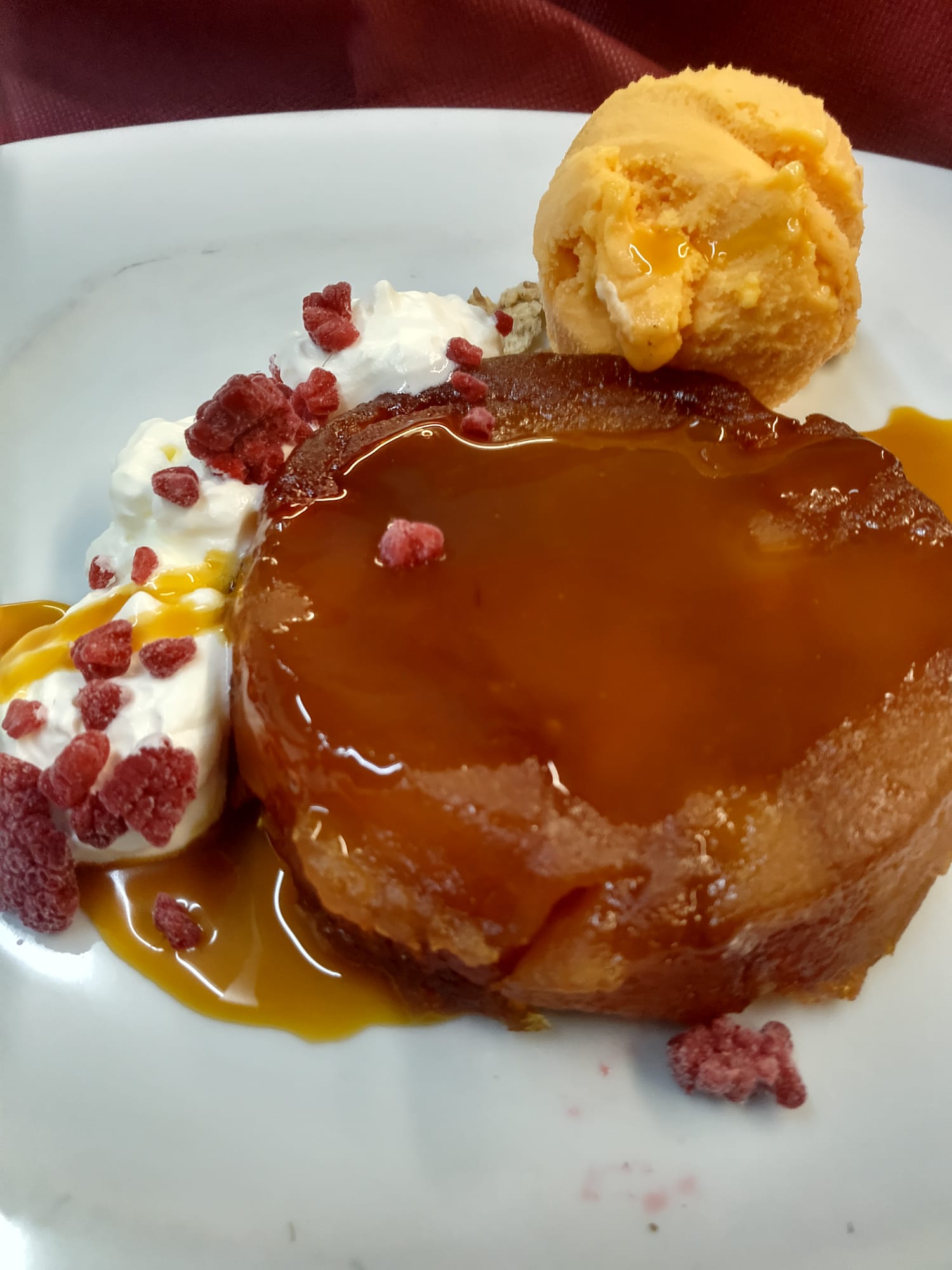 Tatin de mazá con xelado de zume Ace