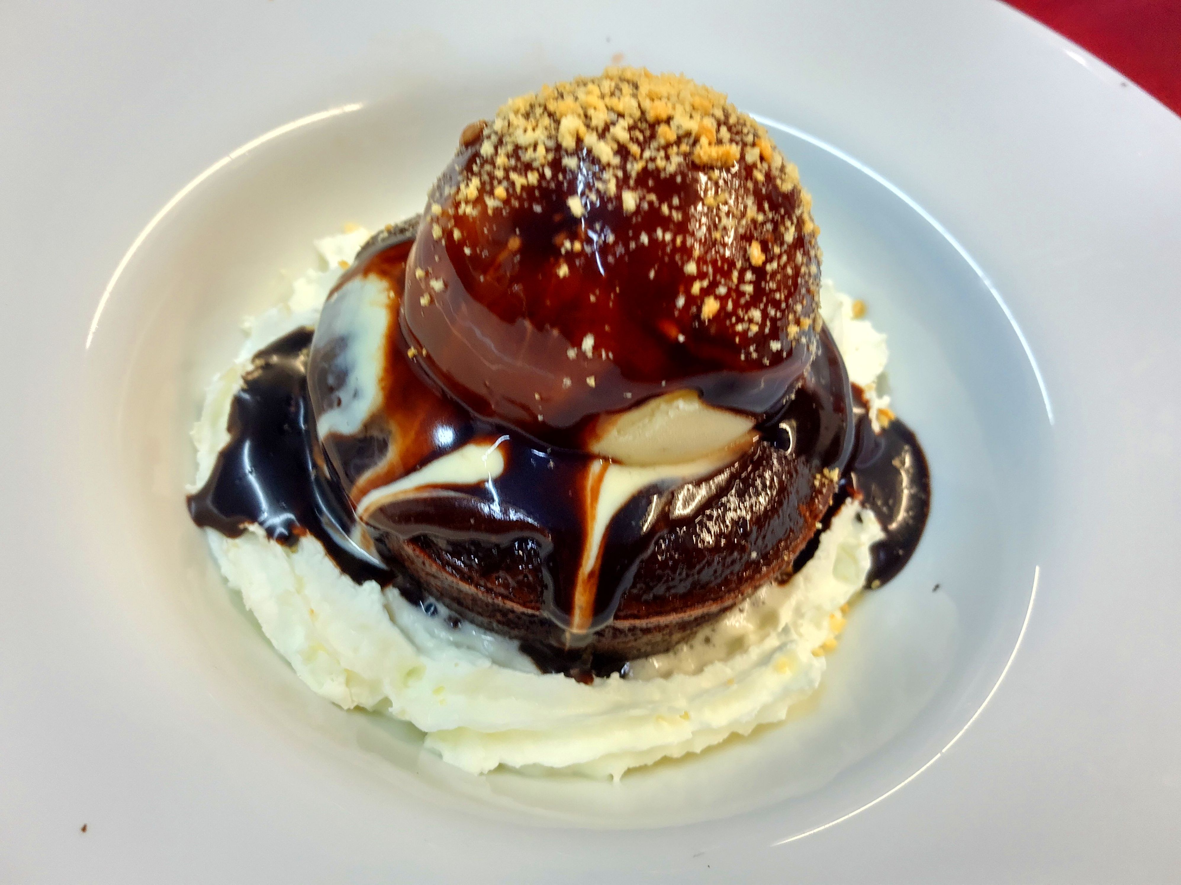 Brownie de chocolate con helado de vainilla