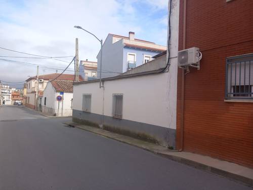 LOCAL/ VIVIENDA EN NOBLEJAS