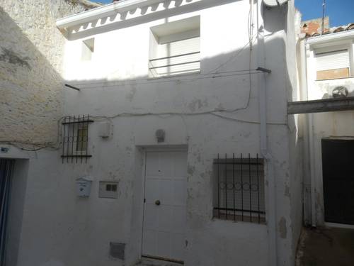VIVIENDA EN NOBLEJAS