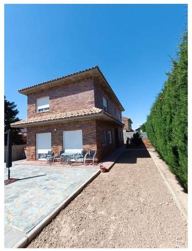 Cadrete, chalet Individual, Urbanizaci&oacute;n El Sisallete