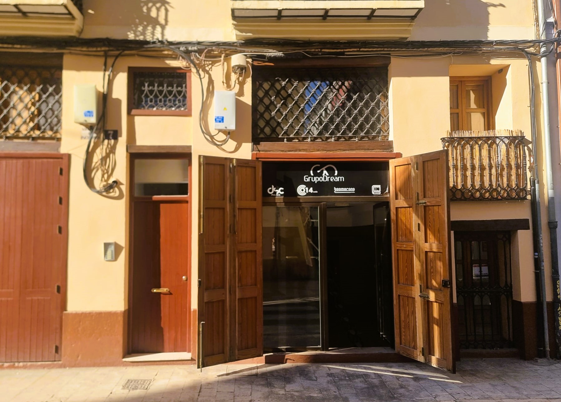 BAJO COMERCIAL EN EL CORAZÓN DE EL CARMEN