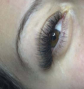 Cursos de extensiones de pestañas en Valladolid
