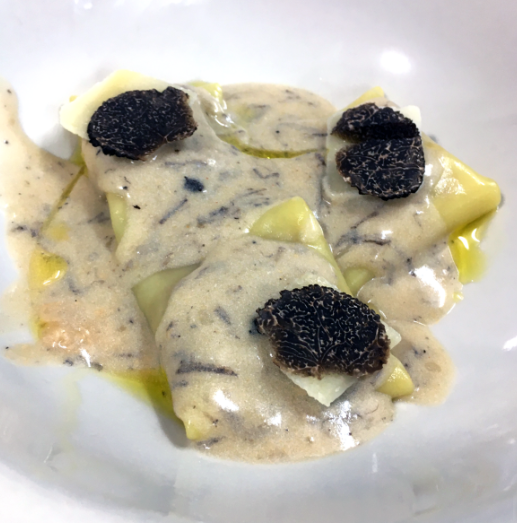 Raviolis de bogavante trufados