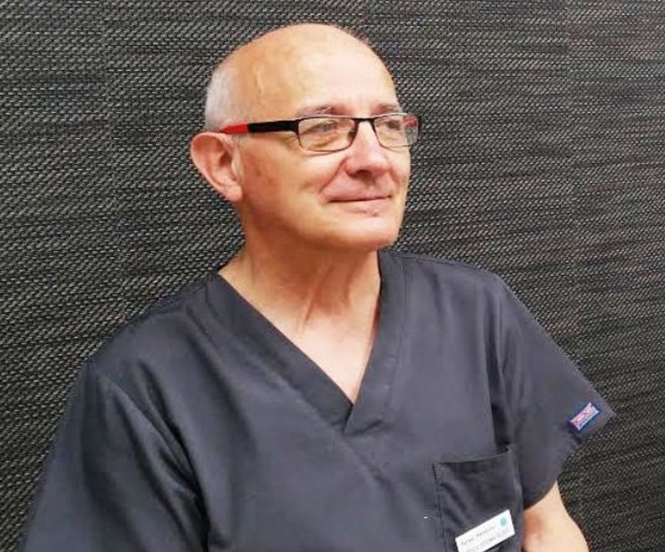 Clínica Dental Dr. Rafael Menéndez García - Médico Estomatólogo