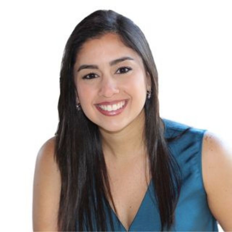May Rodríguez Villamizar - Especialista en Diseño de sonrisa y Rehabilitación Oral.