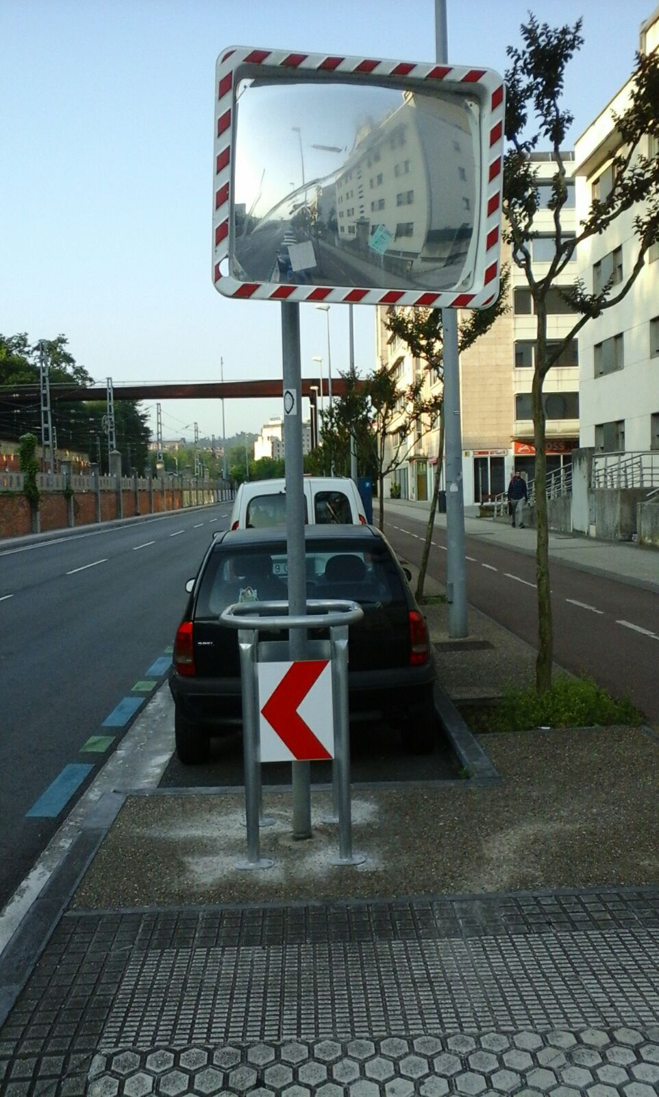 Protección desmontable de farolas