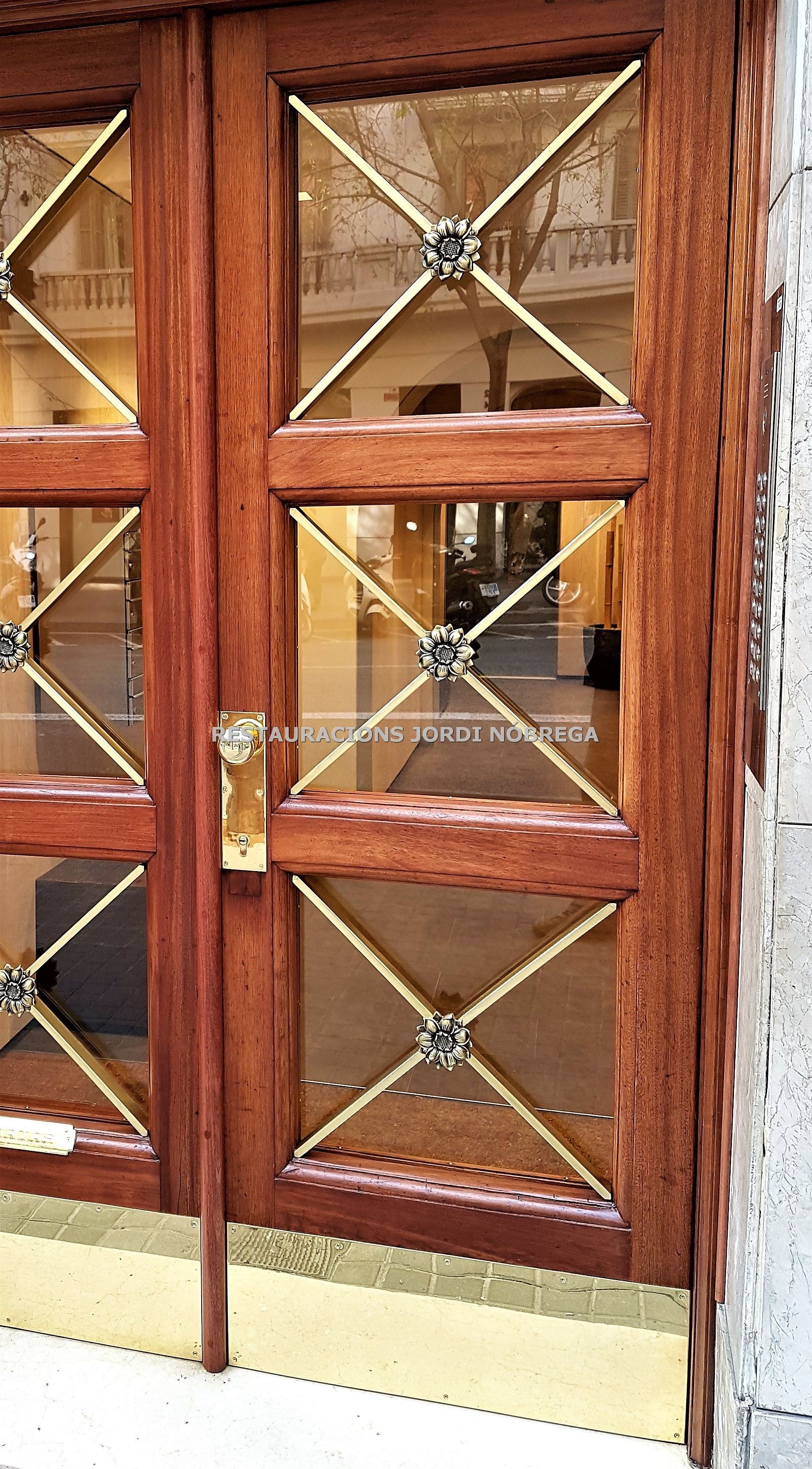 Balconeras, puertas y ventanas