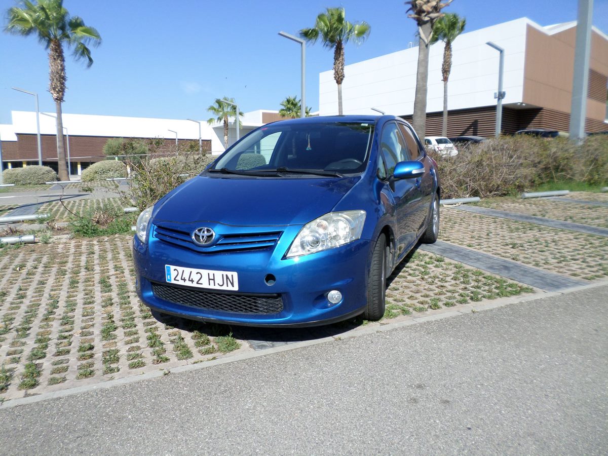 TOYOTA Auris 1.4 D4D DPF Active Eco