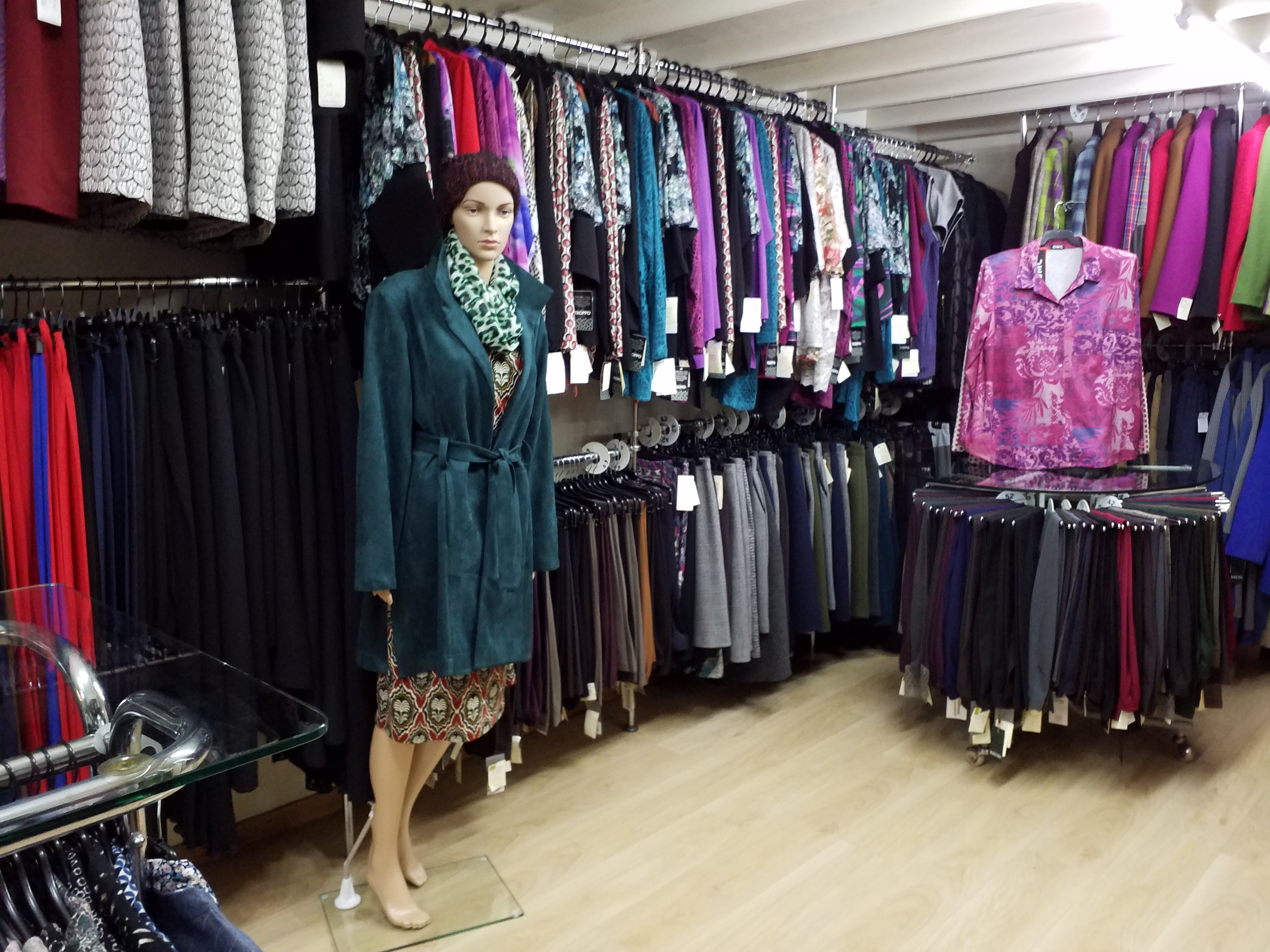 Ropa clásica de mujer