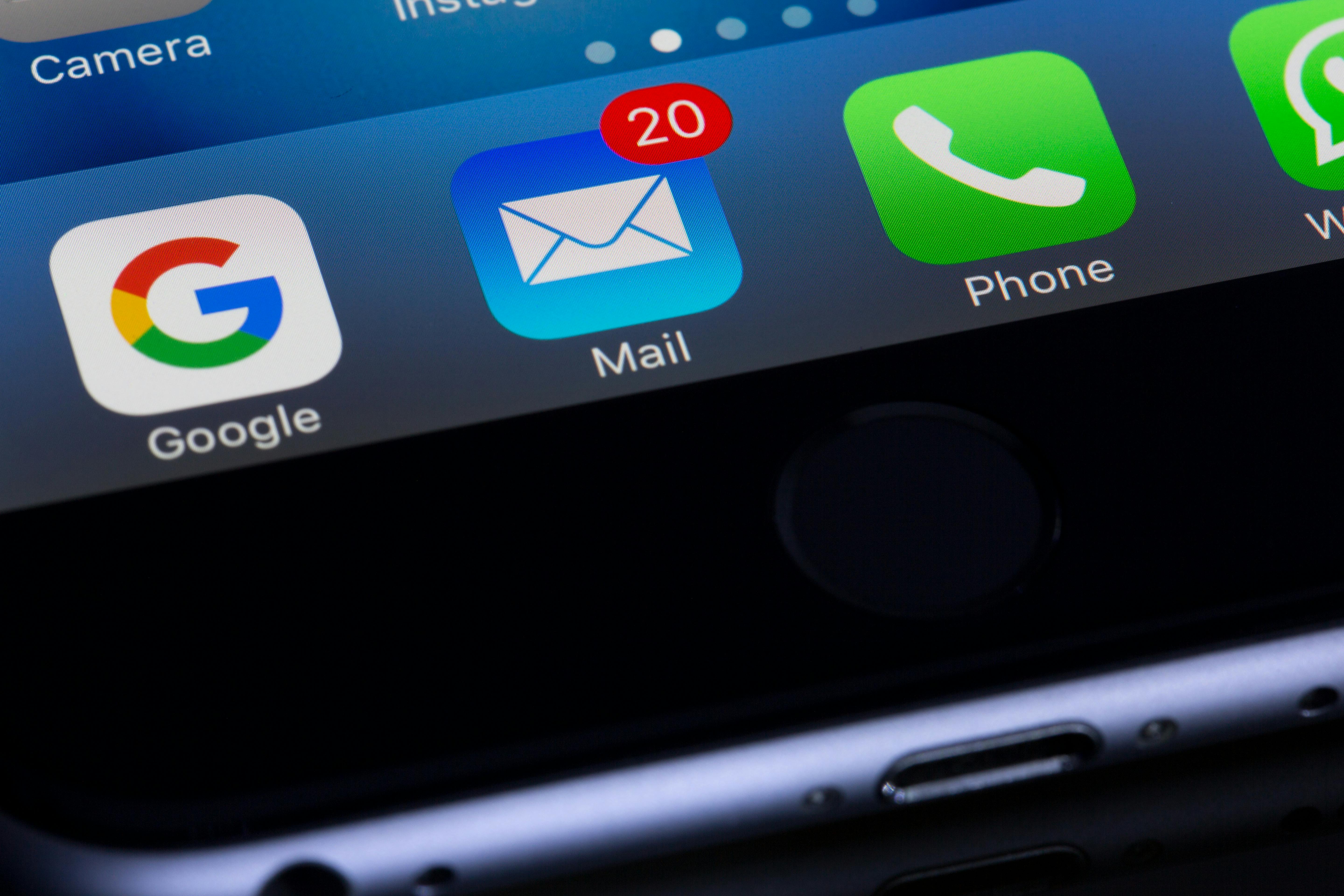 Consultas por Email
