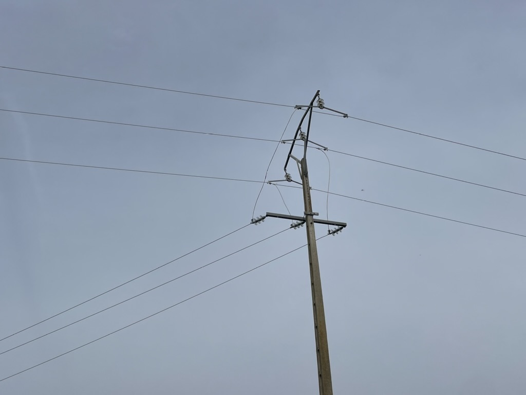 LÍNEAS ELÉCTRICAS DE BAJA Y MEDIA TENSIÓN
