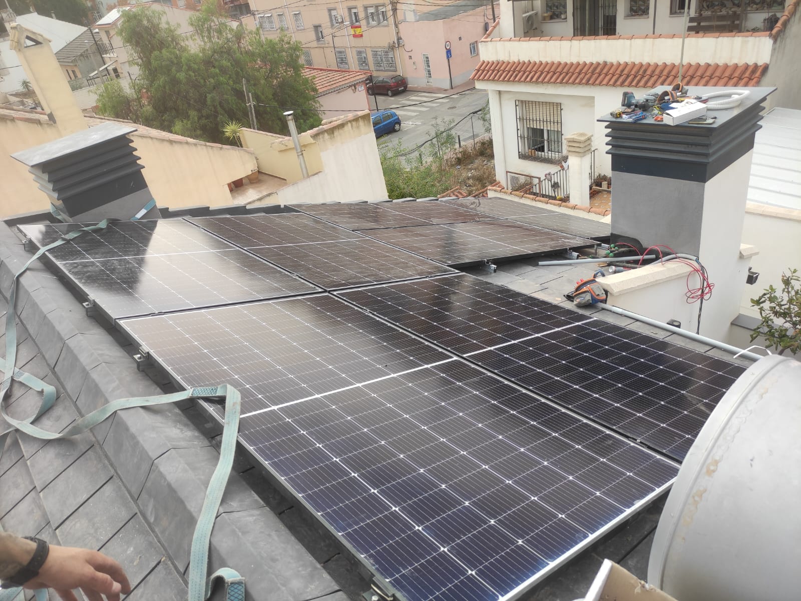 Instalación de placas solares en chalet