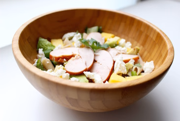frisse-salade-gerookte-kip-mango-koriander
