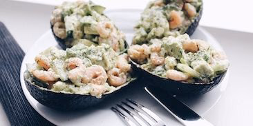 gevulde-avocados-garnalen-dille-recept-1-366x183