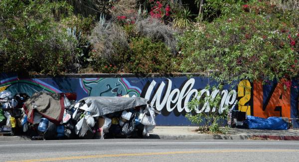 HUD-Homeless-numbers-up-for-first-time-since-2010 (1)
