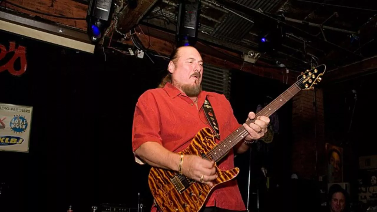 Legendary Guitarist Steve Cropper of Booker T. & the M.G.’s Dies at 82