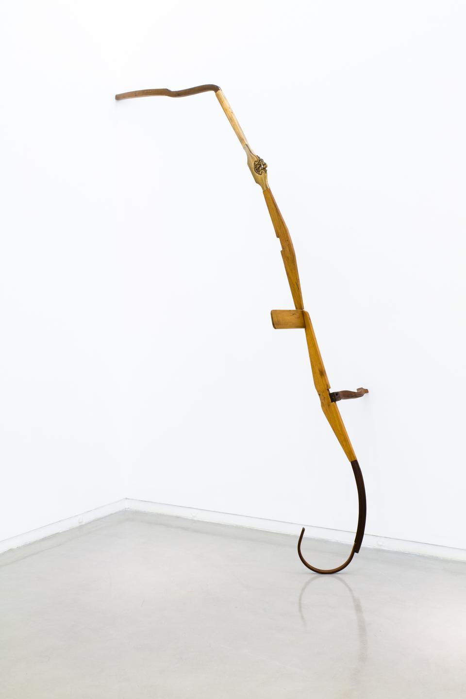 “Retorno”, 2012, madeira, 254 x 182 x 69 cm