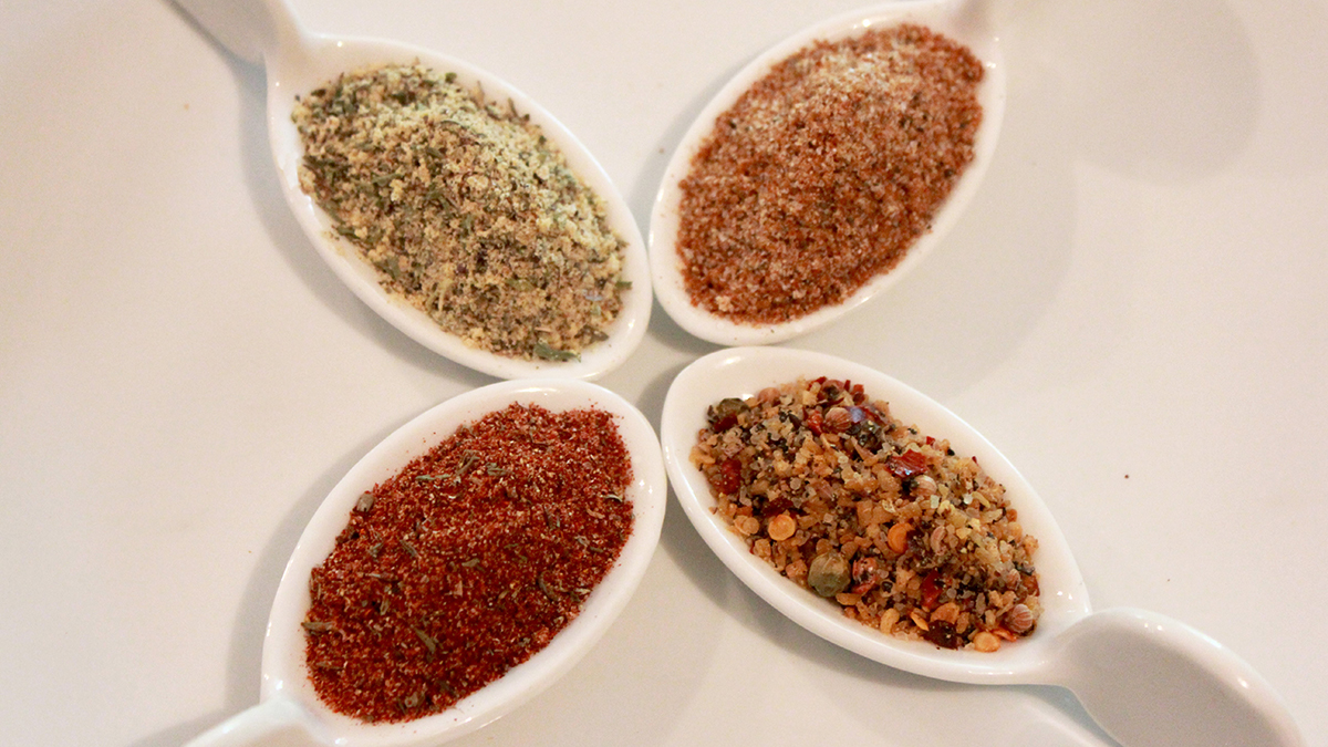 Guide's Choice Spice Rub, All Purpose Seasoning Blend - Spicy Hot & Honey  Sweet, Low Salt - For Grilling, Smoking and Searing Chicken, Fish, Pork,  Shrimp, Hamburgers, Potatoes, Veggies, Cocktails, EVERYTHING 