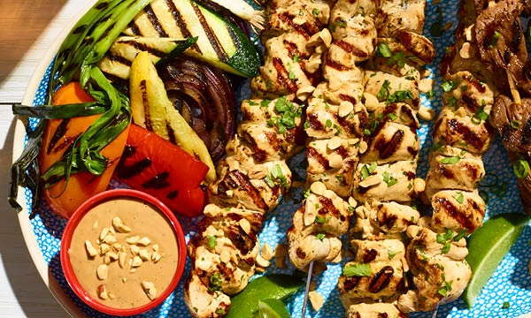 Chicken Satay with Thai Peanut Dipping Sauce