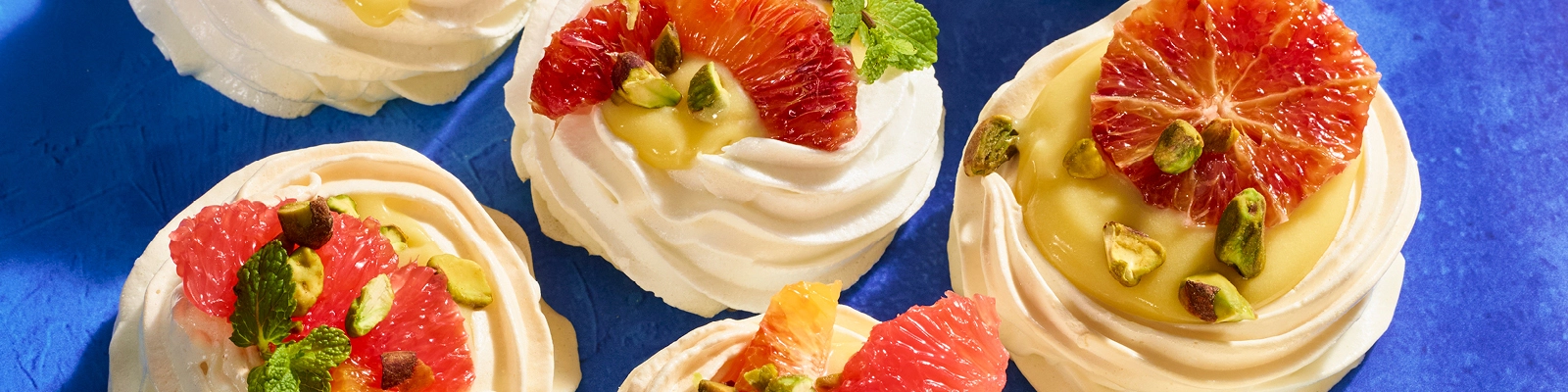 Mini Pavlovas with Lemon Curd