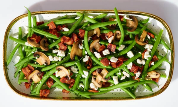Green Beans with Crispy Bacon and Mushrooms 