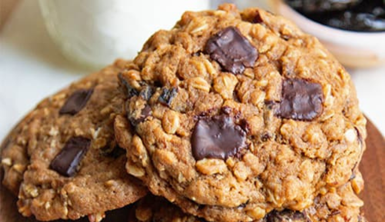 High Fiber Dark Chocolate Chip Oatmeal Cookies
