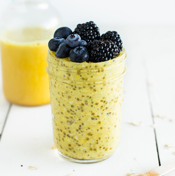 GOLDEN MILK OVERNIGHT OATS