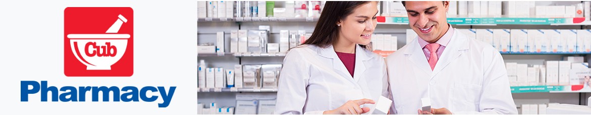 Two pharmacists in a pharmacy 