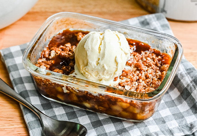 10 Minute Single Serving Apple Crisp in the Microwave