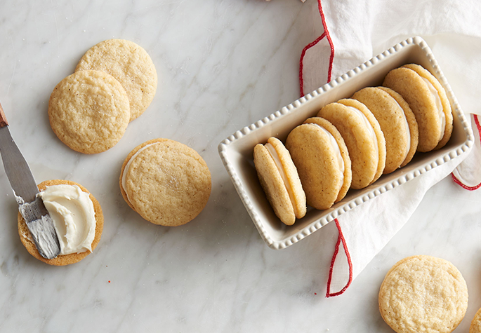 Eggnog Snickerdoodle Sandwich Cookies