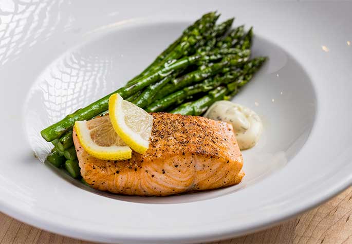 Grilled Lemon Salmon with Asparagus